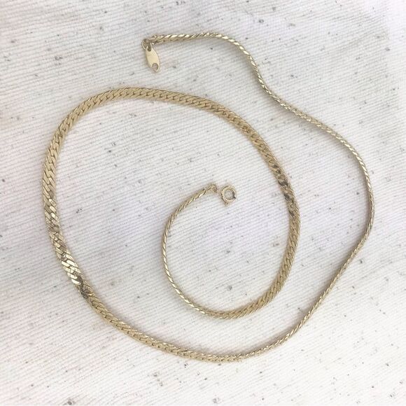 Trifari TM Trifarium Gold Tone Vintage Flat Chain Necklace - Picture 8 of 14